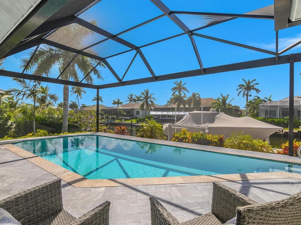 609 Crescent ST, MARCO ISLAND FL 34145-39