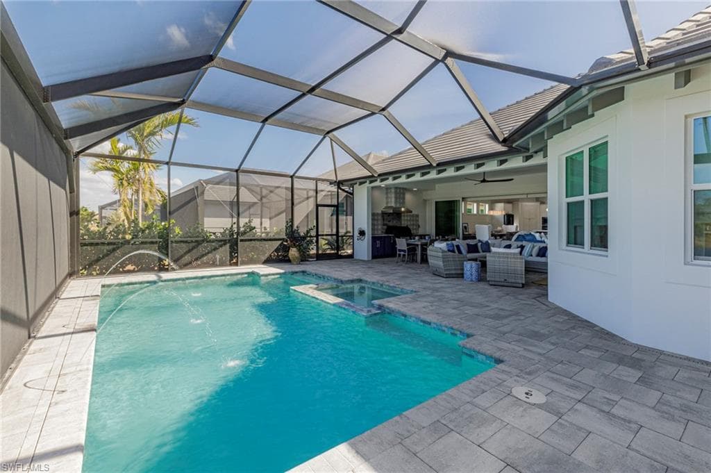 8963 Gustavia CT, NAPLES FL 34112-7