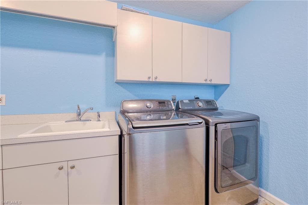 4701 Lone Pine CT, FORT MYERS FL 33905-41