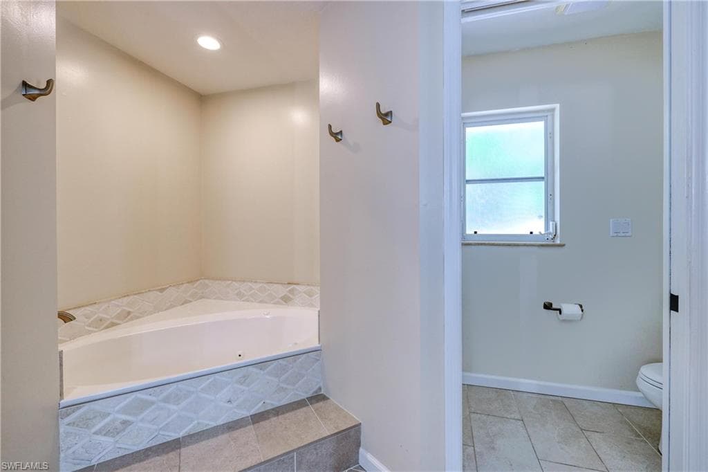 4701 Lone Pine CT, FORT MYERS FL 33905-21