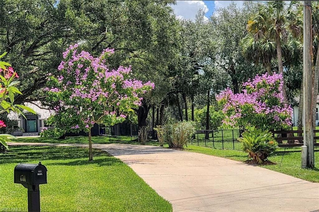 4701 Lone Pine CT, FORT MYERS FL 33905-2