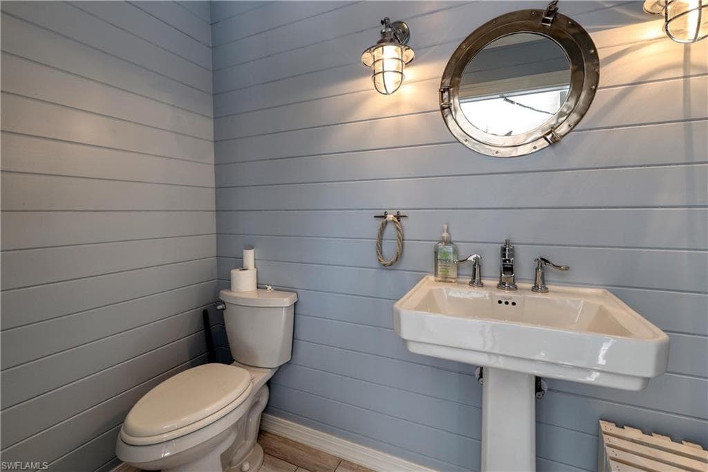4701 Lone Pine CT, FORT MYERS FL 33905-29