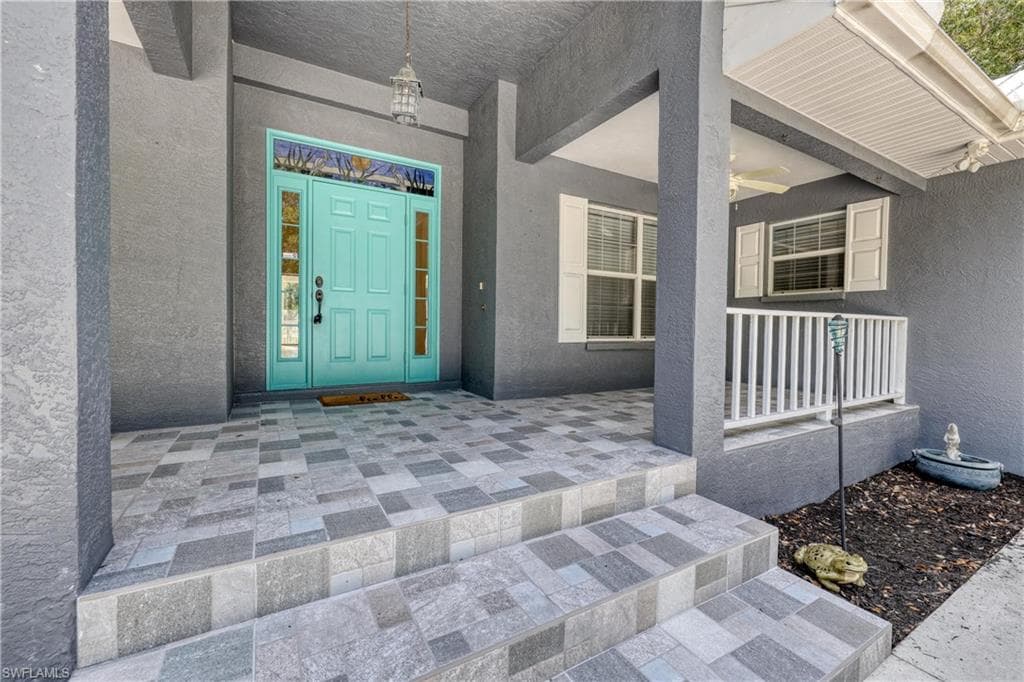 4701 Lone Pine CT, FORT MYERS FL 33905-39