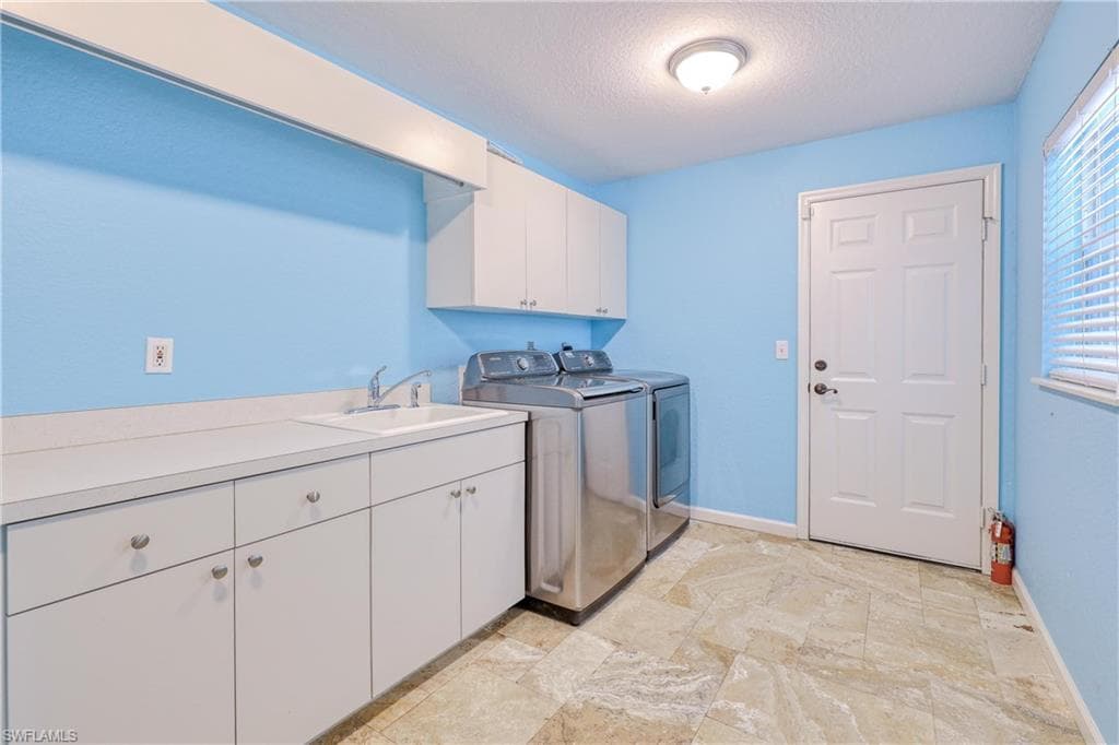 4701 Lone Pine CT, FORT MYERS FL 33905-30