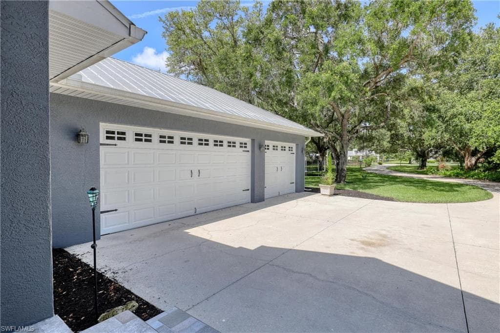 4701 Lone Pine CT, FORT MYERS FL 33905-38
