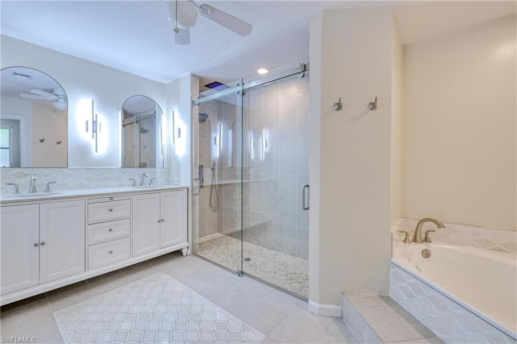 4701 Lone Pine CT, FORT MYERS FL 33905-20