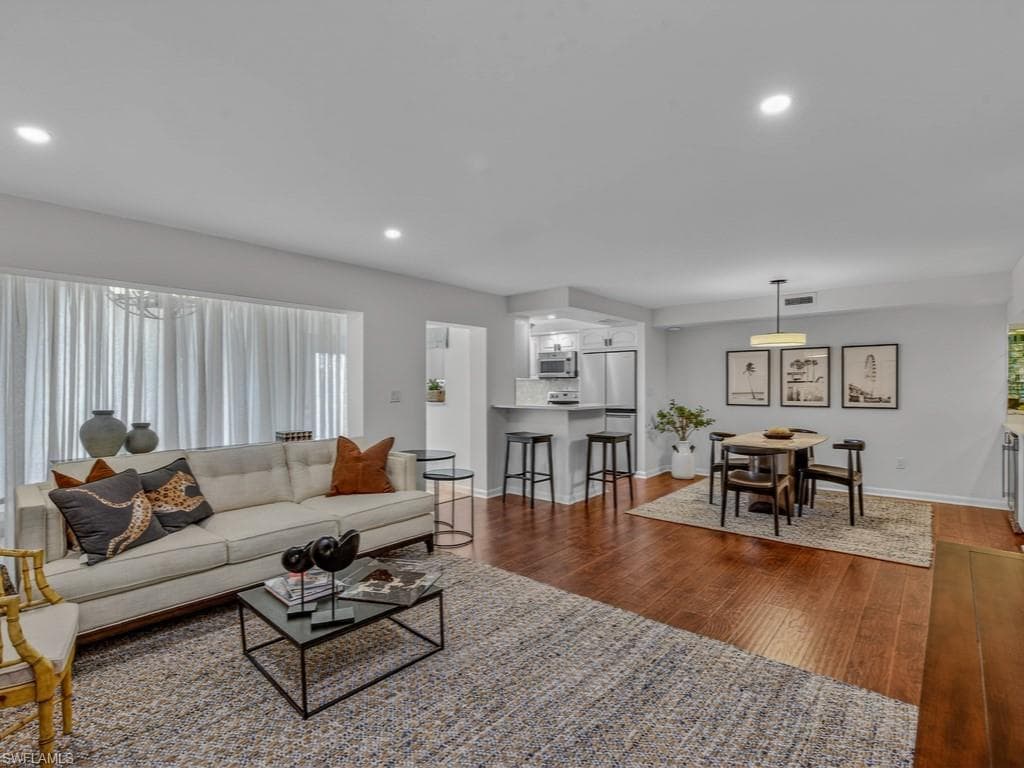 3500 Gulf Shore BLVD N # 104, NAPLES FL 34103-5