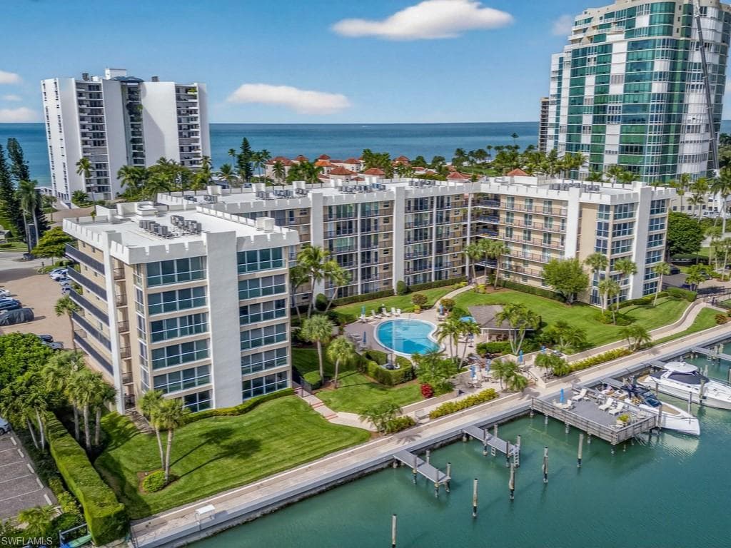 3500 Gulf Shore BLVD N # 104, NAPLES FL 34103-25