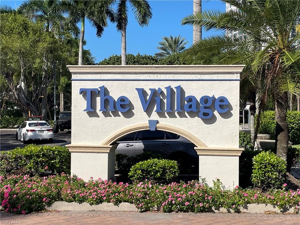 3500 Gulf Shore BLVD N # 104, NAPLES FL 34103-27