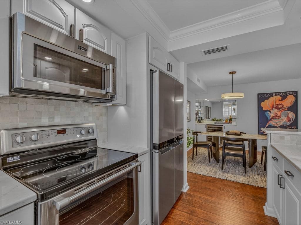 3500 Gulf Shore BLVD N # 104, NAPLES FL 34103-8