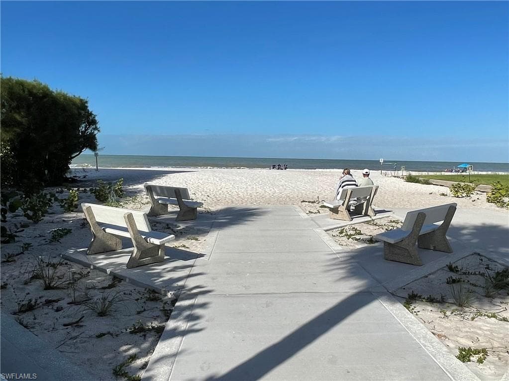 3500 Gulf Shore BLVD N # 104, NAPLES FL 34103-30