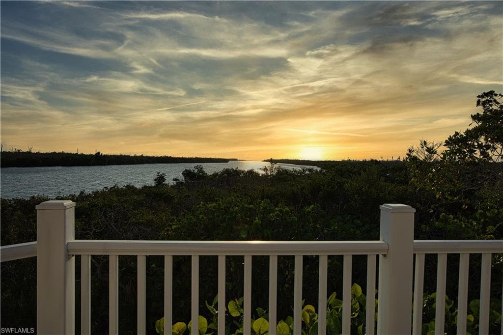 5438 Shearwater DR, SANIBEL FL 33957-1