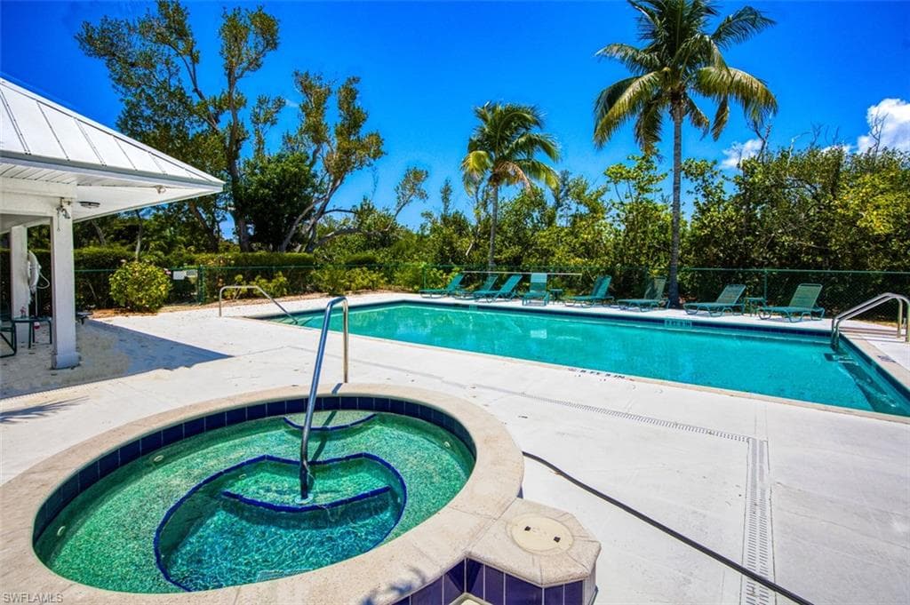 5438 Shearwater DR, SANIBEL FL 33957-4