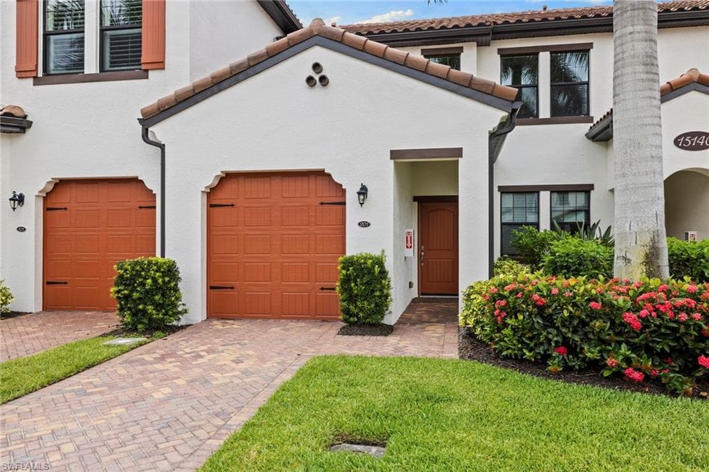 15140 Palmer Lake CIR # 201, NAPLES FL 34109-1