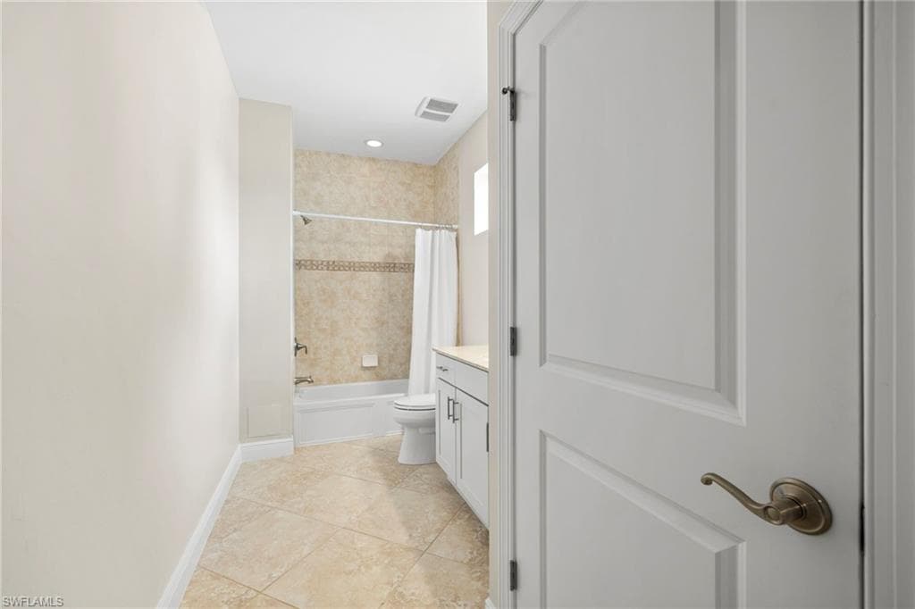 15140 Palmer Lake CIR # 201, NAPLES FL 34109-15