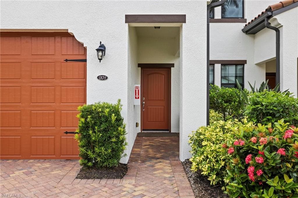 15140 Palmer Lake CIR # 201, NAPLES FL 34109-2