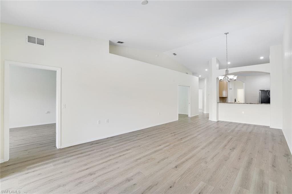 6187 Mandalay CIR # 32, NAPLES FL 34112-2