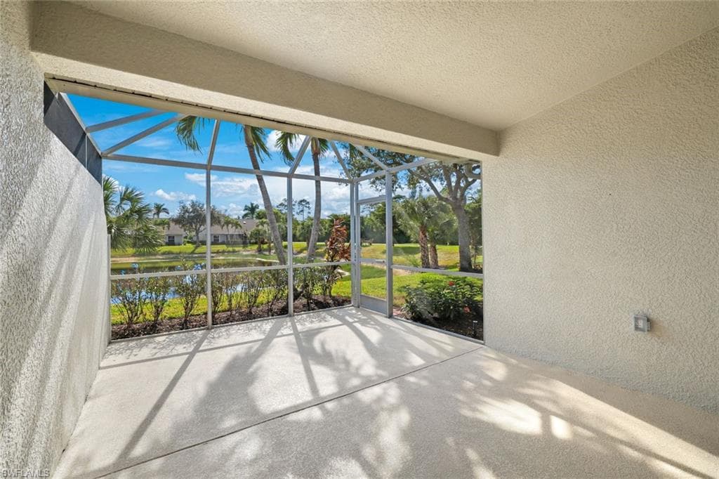 6187 Mandalay CIR # 32, NAPLES FL 34112-13