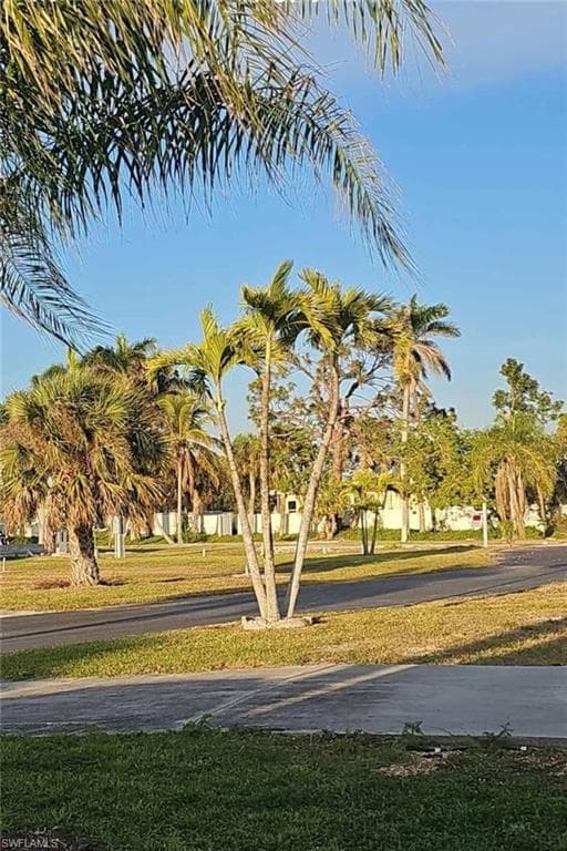 119 Ash LN, FORT MYERS FL 33908-1