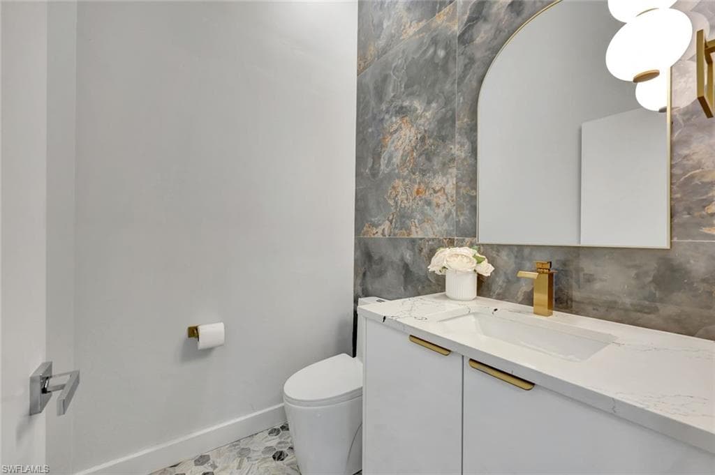 5435 Osprey CT, SANIBEL FL 33957-34