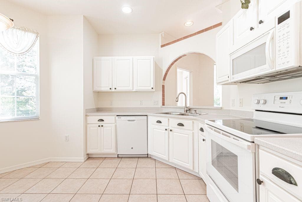 3301 Coconut Island DR # 101, ESTERO FL 34134-10