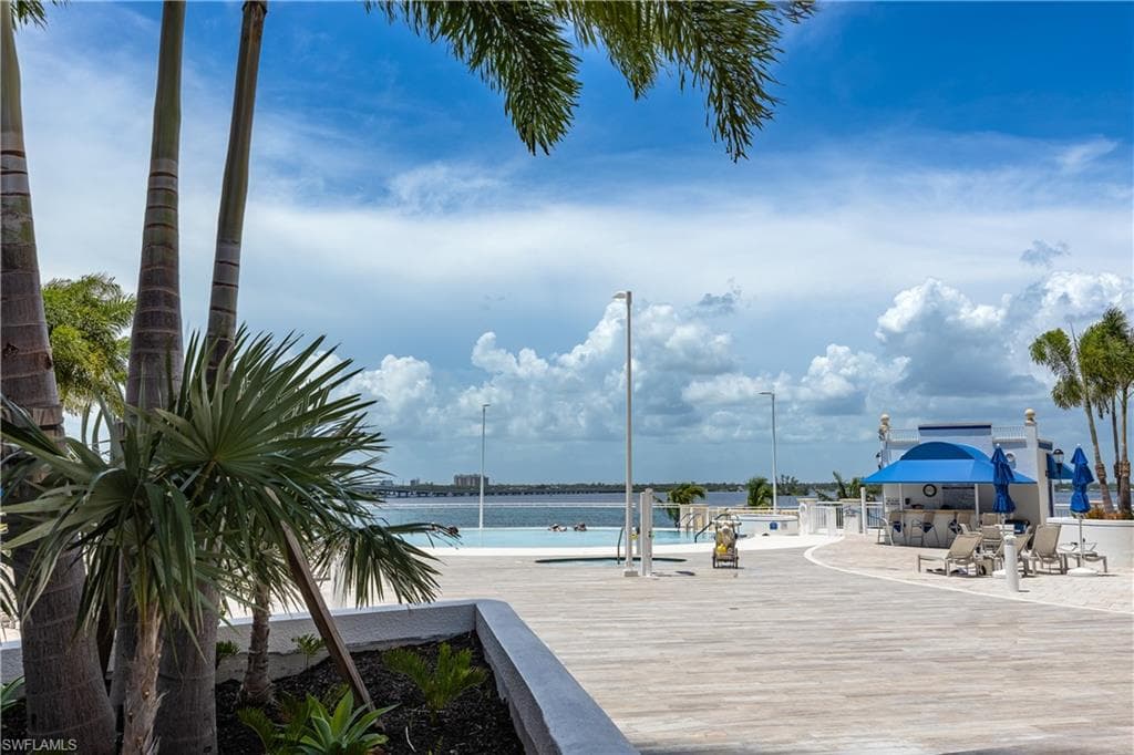 2743 1st ST # 804, FORT MYERS FL 33916-1
