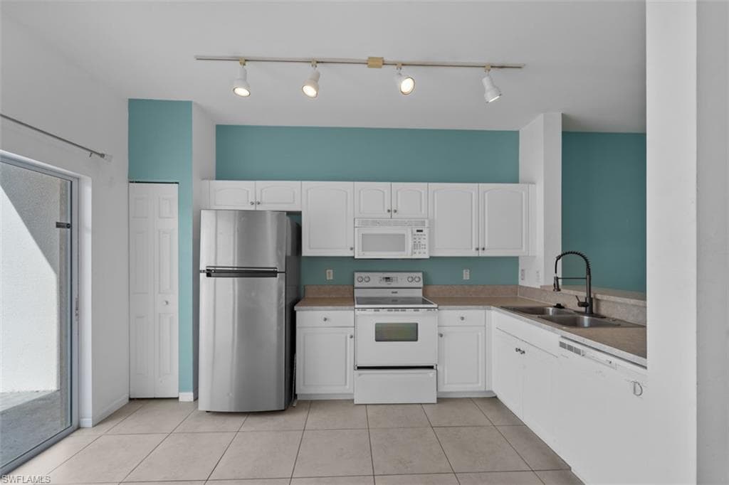 3646 Pine Oak CIR # 105, FORT MYERS FL 33916-7