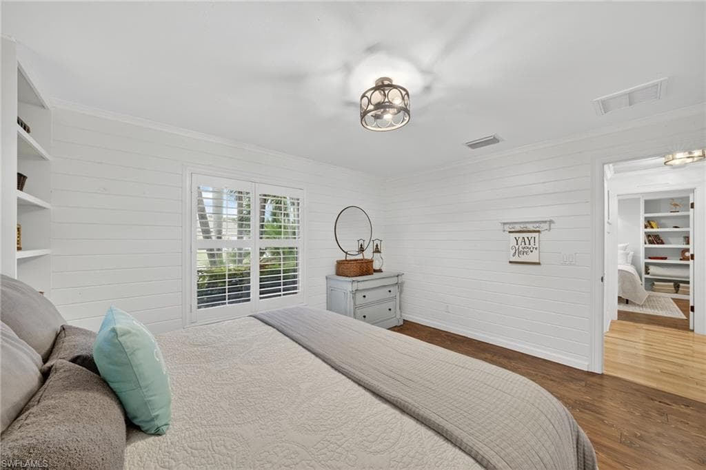 1041 S Town and River DR, FORT MYERS FL 33919-32