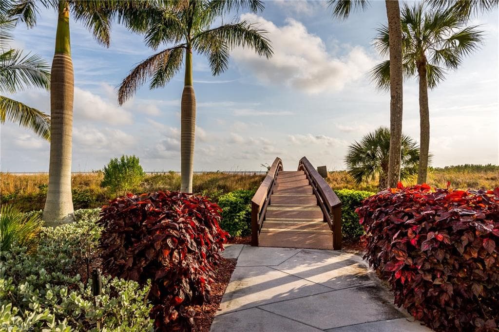 260 Seaview CT # 1605, MARCO ISLAND FL 34145-31