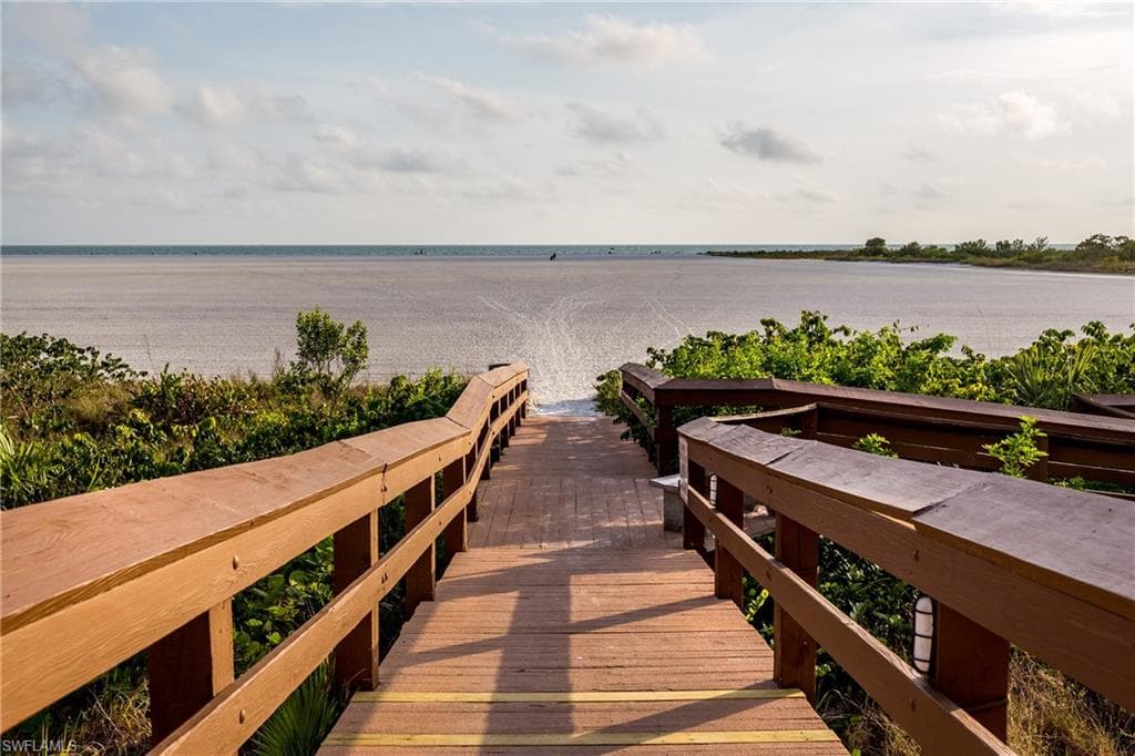 260 Seaview CT # 1605, MARCO ISLAND FL 34145-32