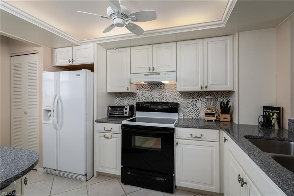 260 Seaview CT # 1605, MARCO ISLAND FL 34145-13