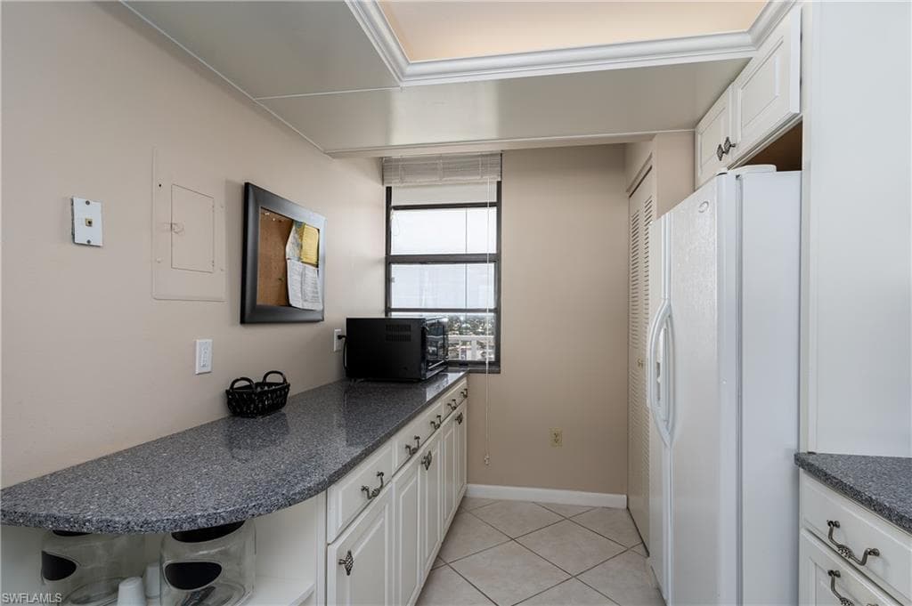 260 Seaview CT # 1605, MARCO ISLAND FL 34145-14