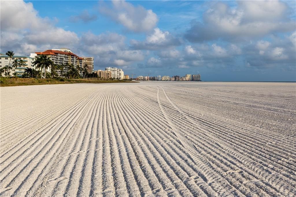 260 Seaview CT # 1605, MARCO ISLAND FL 34145-34