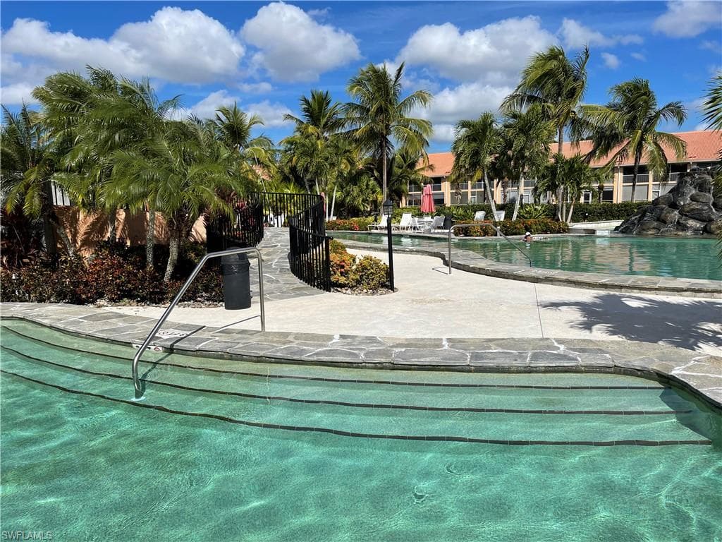 6590 Beach Resort DR # 305, NAPLES FL 34114-19