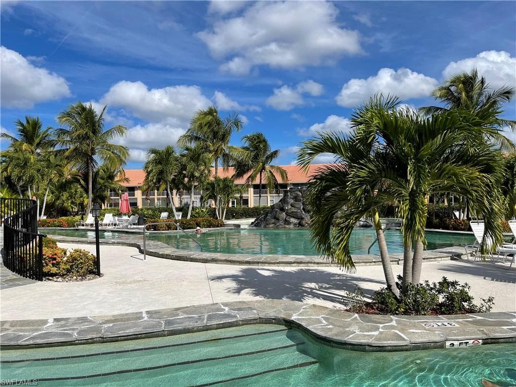 6590 Beach Resort DR # 305, NAPLES FL 34114-18