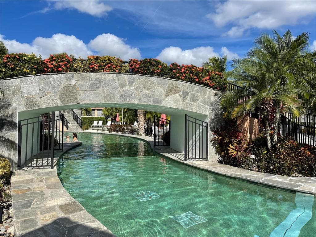 6590 Beach Resort DR # 305, NAPLES FL 34114-20