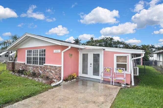 12161 Palm DR, FORT MYERS FL 33908-1