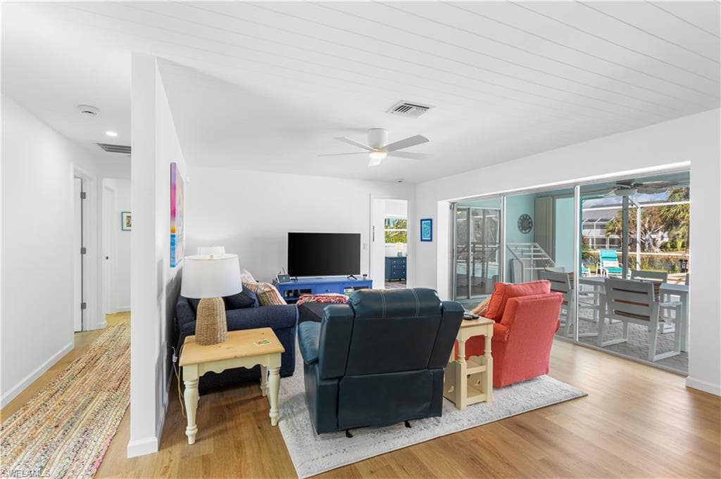 566 Boulder DR, SANIBEL FL 33957-5