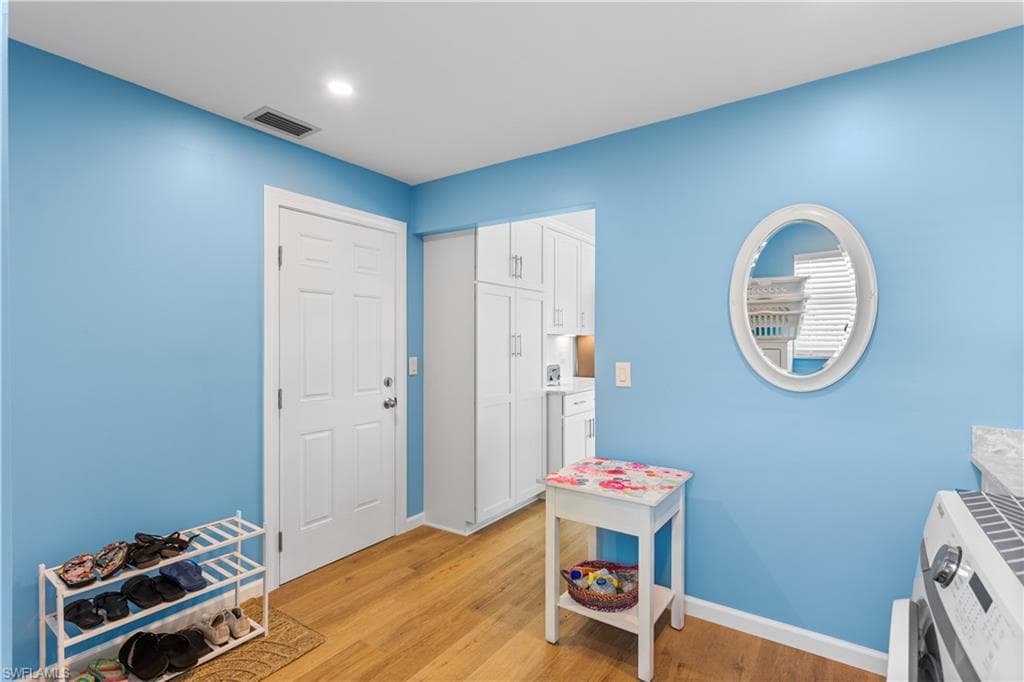 566 Boulder DR, SANIBEL FL 33957-15