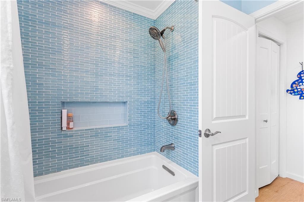 566 Boulder DR, SANIBEL FL 33957-25