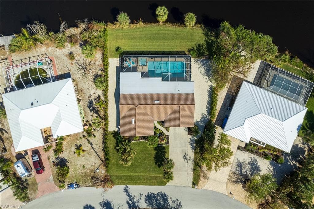 566 Boulder DR, SANIBEL FL 33957-35