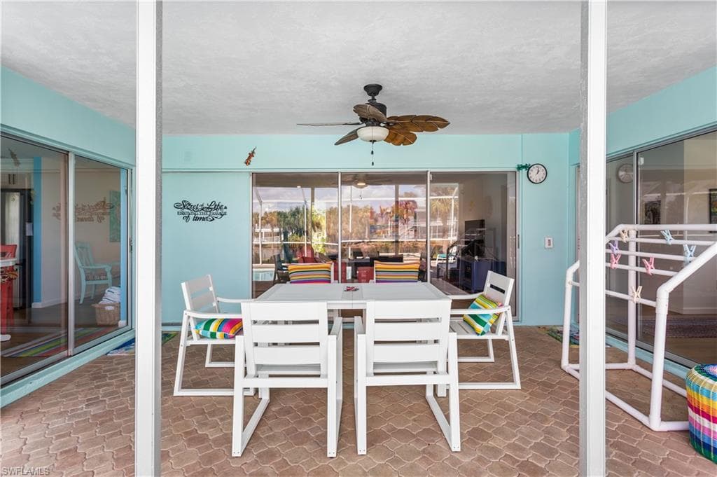 566 Boulder DR, SANIBEL FL 33957-31