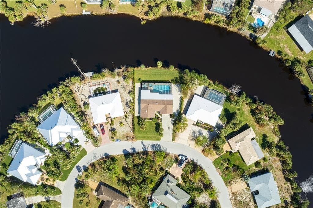 566 Boulder DR, SANIBEL FL 33957-36