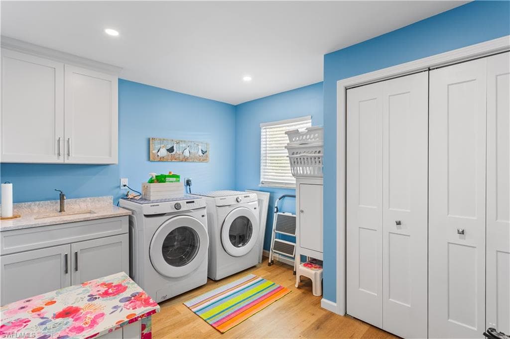 566 Boulder DR, SANIBEL FL 33957-14