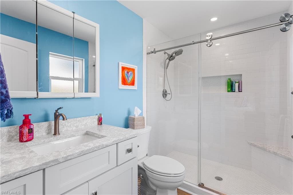 566 Boulder DR, SANIBEL FL 33957-18