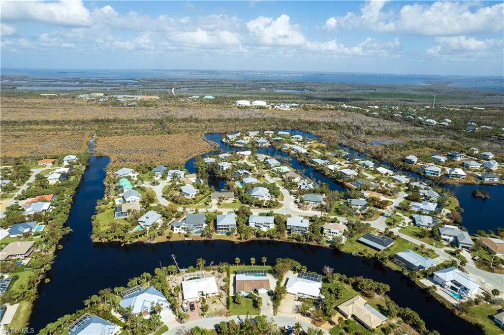 566 Boulder DR, SANIBEL FL 33957-38