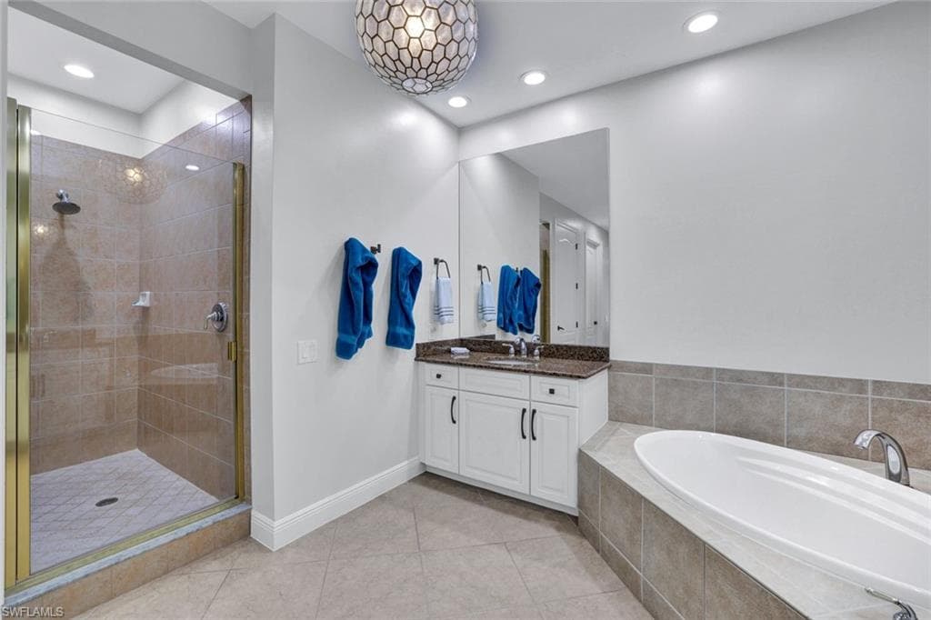 28492 Altessa WAY # 202, BONITA SPRINGS FL 34135-8