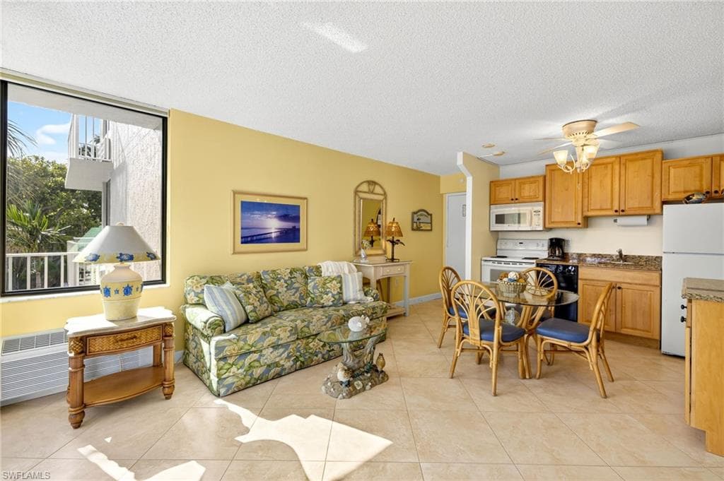 8701 Estero BLVD # 105, BONITA SPRINGS FL 33931-1