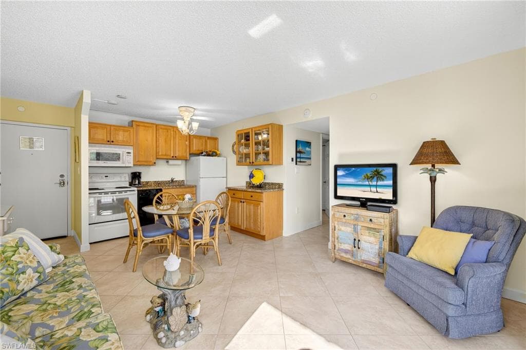 8701 Estero BLVD # 105, BONITA SPRINGS FL 33931-2