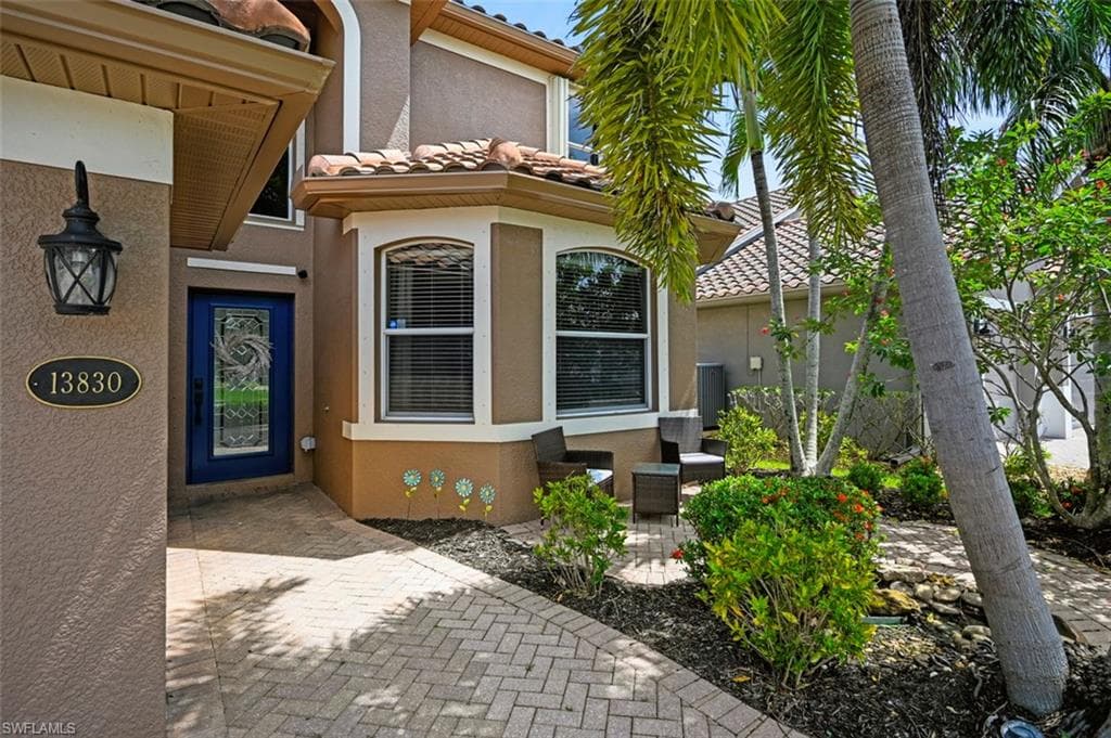 13830 Farnese DR, ESTERO FL 33928-34